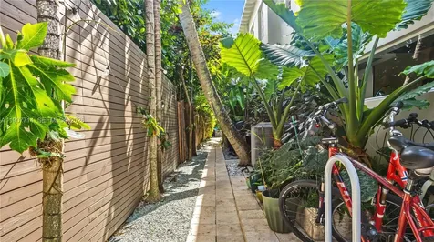 4805 Cherokee Avenue Miami Beach FL 33140