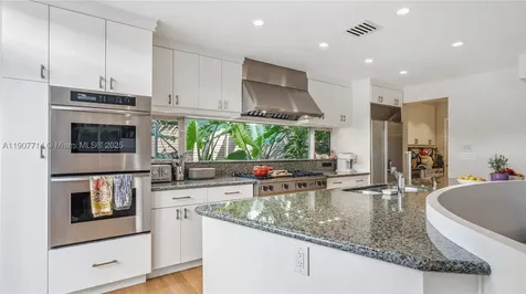 4805 Cherokee Avenue Miami Beach FL 33140