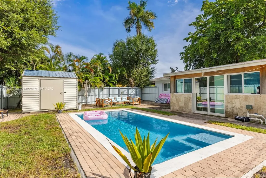 1823 SW 29th Street Fort Lauderdale FL 33315