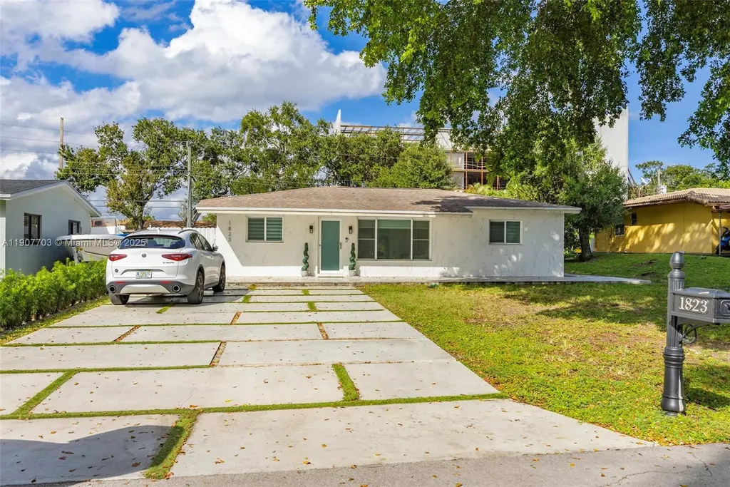 1823 SW 29th Street Fort Lauderdale FL 33315