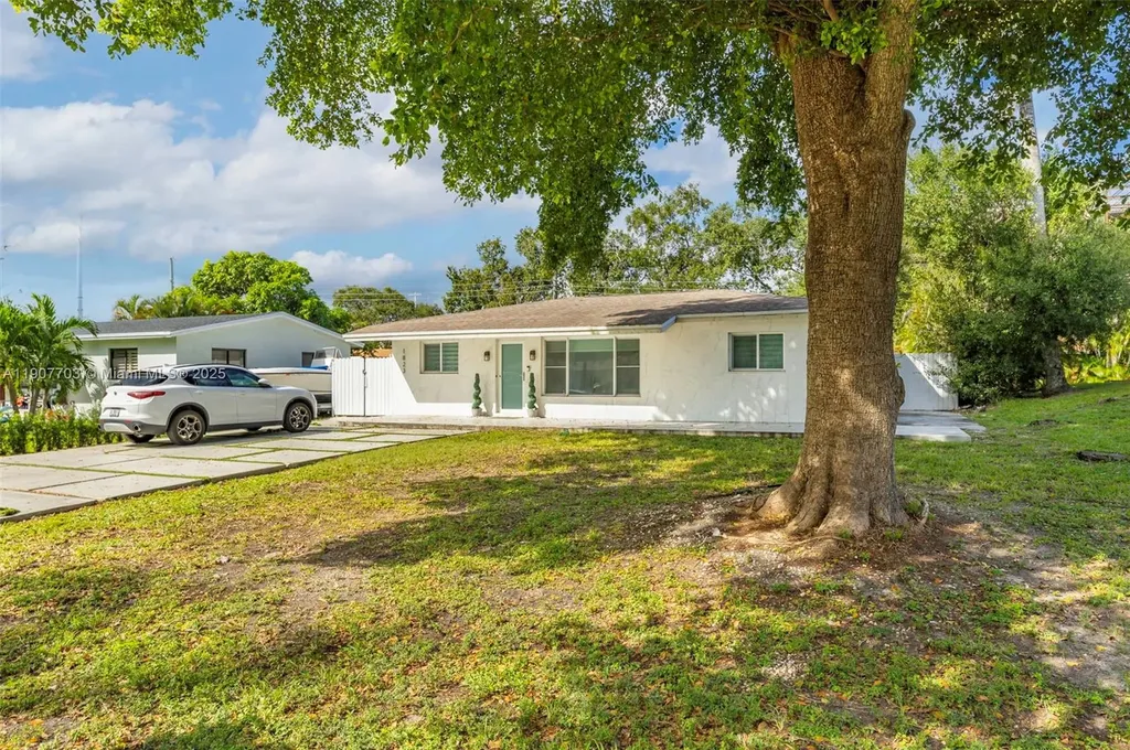 1823 SW 29th Street Fort Lauderdale FL 33315