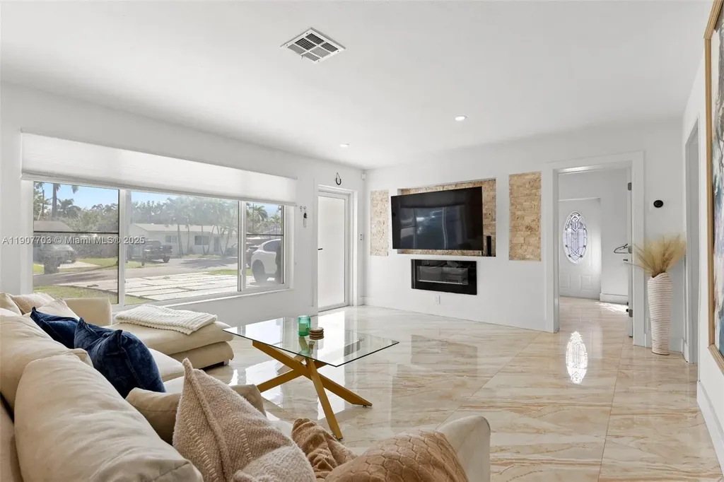 1823 SW 29th Street Fort Lauderdale FL 33315