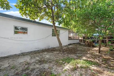 261 NE 172nd Street North Miami Beach FL 33162