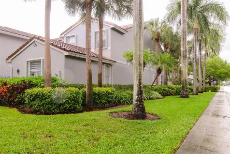 1115 Cherrypalm Hollywood FL 33019