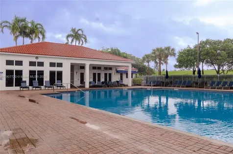 1115 Cherrypalm Hollywood FL 33019