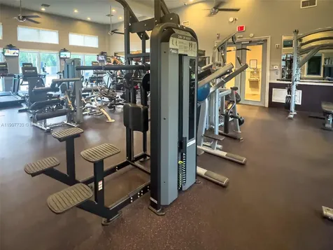 1115 Cherrypalm Hollywood FL 33019