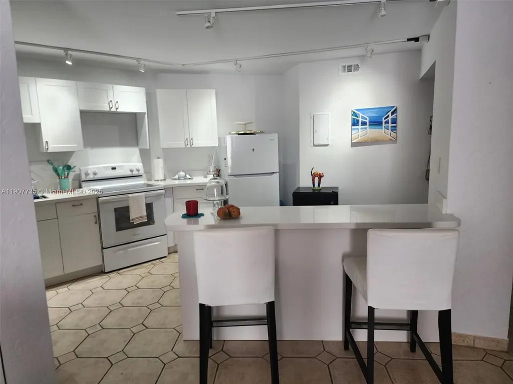 600 Parkview Drive Hallandale Beach FL 33009