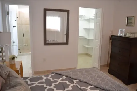 3221 SW 93rd Place Miami FL 33165