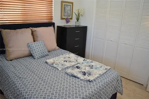 3221 SW 93rd Place Miami FL 33165