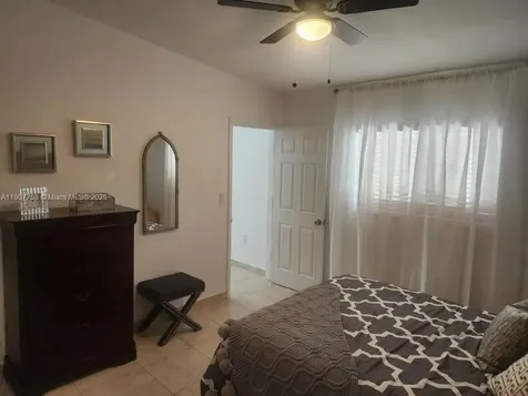 3221 SW 93rd Place Miami FL 33165