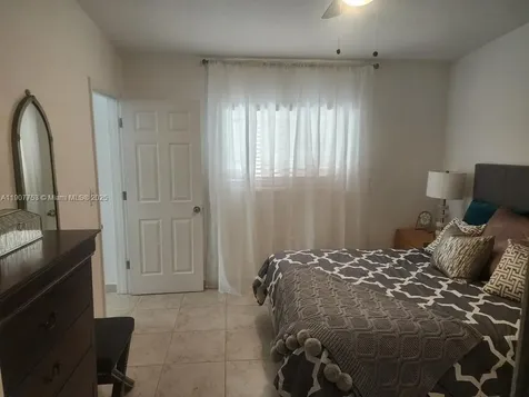 3221 SW 93rd Place Miami FL 33165