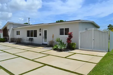 3221 SW 93rd Place Miami FL 33165