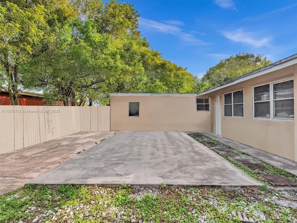 1307 NW 11 Street Fort Lauderdale FL 33311