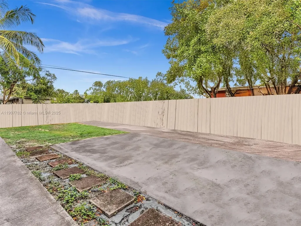 1307 NW 11 Street Fort Lauderdale FL 33311