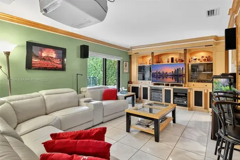 15010 Dunbarton Place Miami Lakes FL 33016