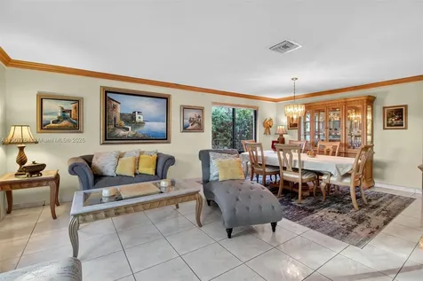 15010 Dunbarton Place Miami Lakes FL 33016