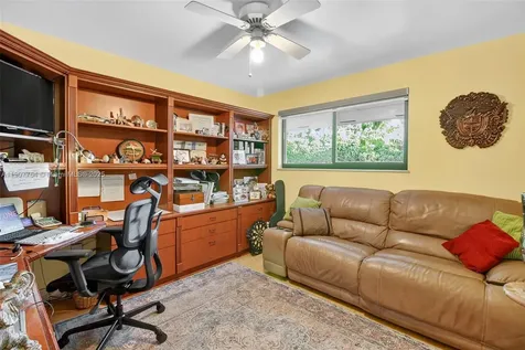 15010 Dunbarton Place Miami Lakes FL 33016