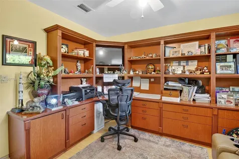 15010 Dunbarton Place Miami Lakes FL 33016