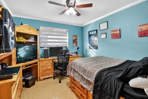 15010 Dunbarton Place Miami Lakes FL 33016