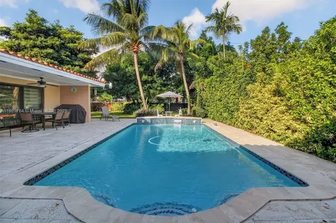 15010 Dunbarton Place Miami Lakes FL 33016