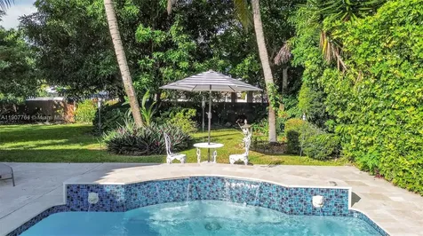 15010 Dunbarton Place Miami Lakes FL 33016