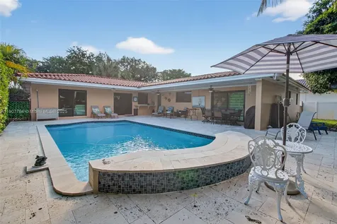 15010 Dunbarton Place Miami Lakes FL 33016