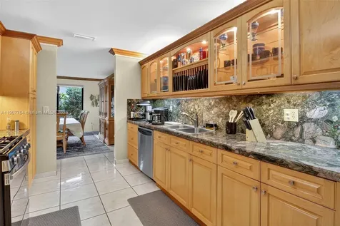 15010 Dunbarton Place Miami Lakes FL 33016