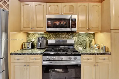 15010 Dunbarton Place Miami Lakes FL 33016