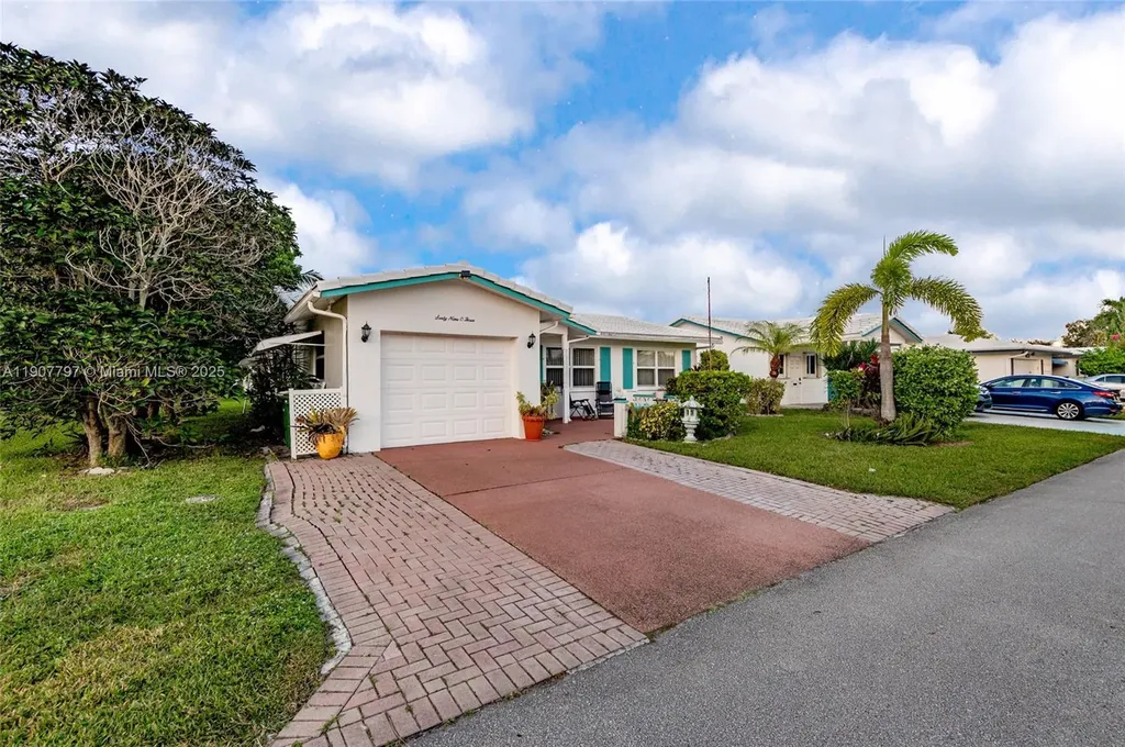 6903 NW 74th Place Tamarac FL 33321