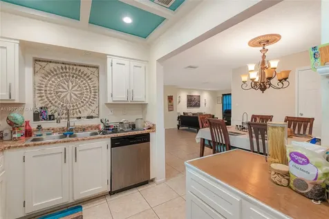 6903 NW 74th Place Tamarac FL 33321