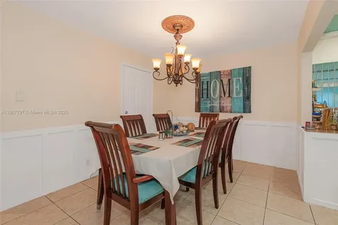 6903 NW 74th Place Tamarac FL 33321