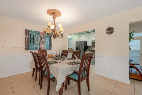 6903 NW 74th Place Tamarac FL 33321