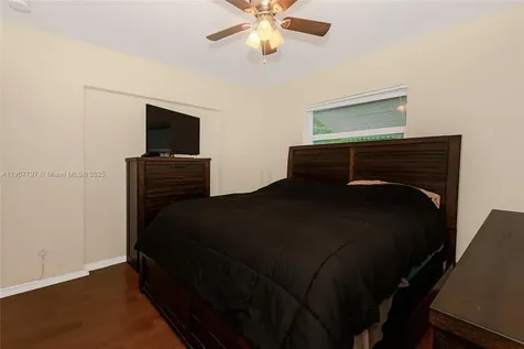 6903 NW 74th Place Tamarac FL 33321