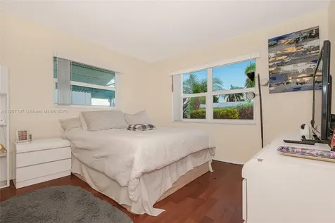 6903 NW 74th Place Tamarac FL 33321