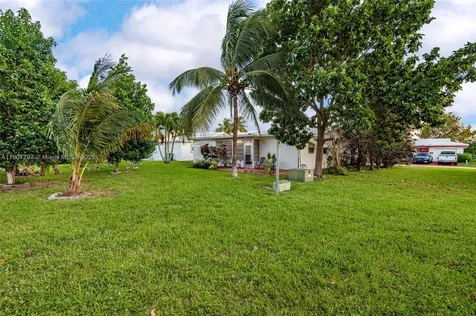 6903 NW 74th Place Tamarac FL 33321