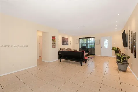 6903 NW 74th Place Tamarac FL 33321
