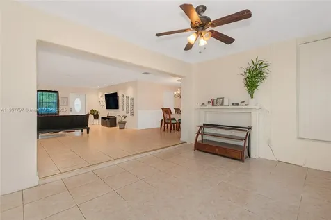 6903 NW 74th Place Tamarac FL 33321