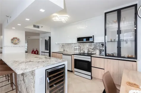 3500 Mystic Pointe Drive Aventura FL 33180