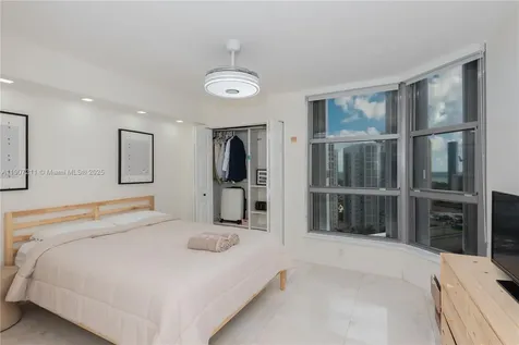 3500 Mystic Pointe Drive Aventura FL 33180