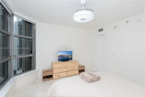 3500 Mystic Pointe Drive Aventura FL 33180