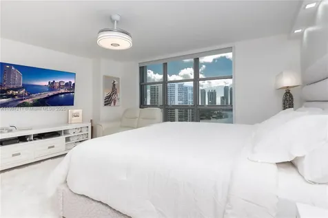 3500 Mystic Pointe Drive Aventura FL 33180
