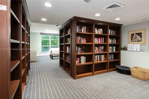 3500 Mystic Pointe Drive Aventura FL 33180
