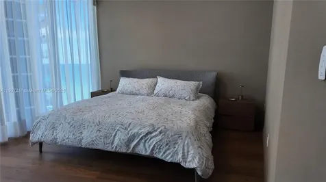 18555 Collins Avenue Sunny Isles Beach FL 33160