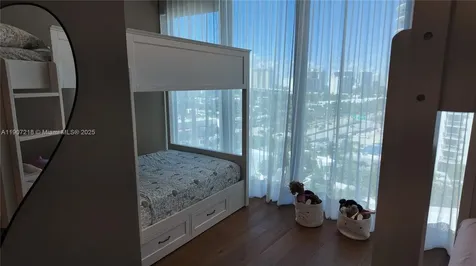 18555 Collins Avenue Sunny Isles Beach FL 33160