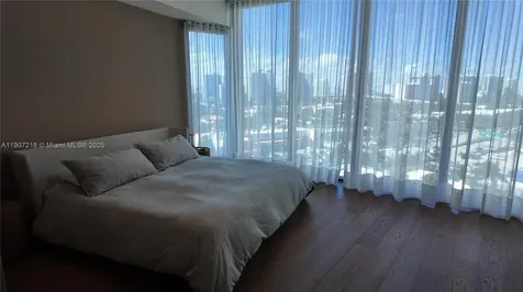 18555 Collins Avenue Sunny Isles Beach FL 33160