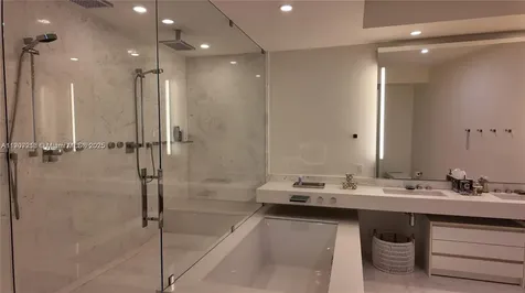 18555 Collins Avenue Sunny Isles Beach FL 33160