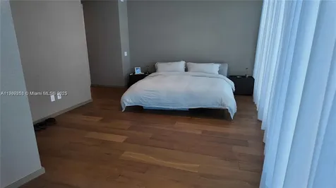 18555 Collins Avenue Sunny Isles Beach FL 33160