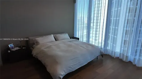 18555 Collins Avenue Sunny Isles Beach FL 33160