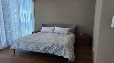 18555 Collins Avenue Sunny Isles Beach FL 33160