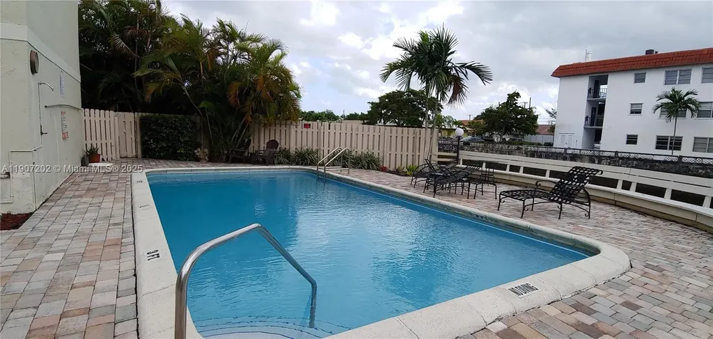 1400 NE 54th Street Fort Lauderdale FL 33334